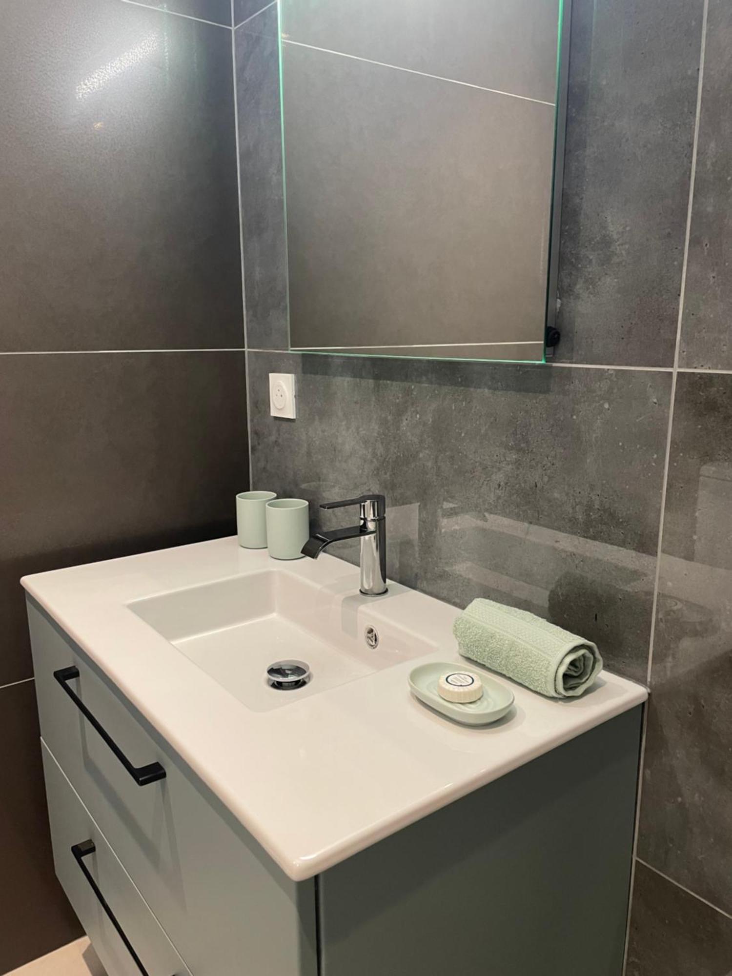 L'Entre Deux M Apartman Saint-Loubès Kültér fotó
